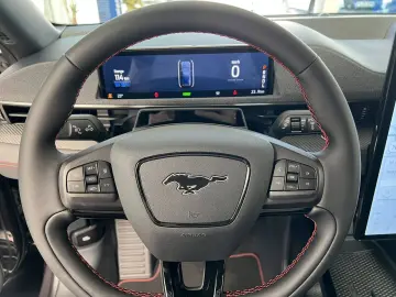 Mustang Mach-E Premium AWD Allrad