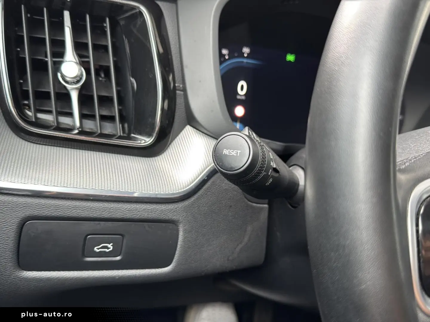 XC 60 Ultimate Dark AWD Bluetooth Navi LED Klima