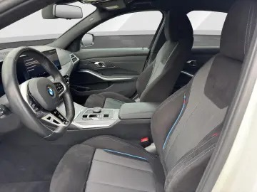 320d xDrive Limousine  M Sport  DrivAss ACC  Par