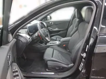 M135 xDrive DrivAssProf Harman ParkAssPkus HeadU