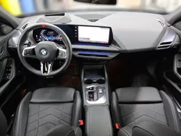 M135 xDrive DrivAssProf Harman ParkAssPkus HeadU