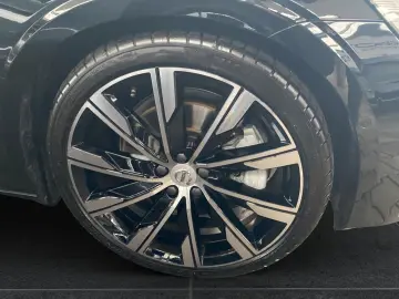 S60 AWD Ultimate Dark AHK STHZ 360Kamera 20''