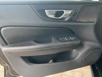 S60 AWD Ultimate Dark AHK STHZ 360Kamera 20''