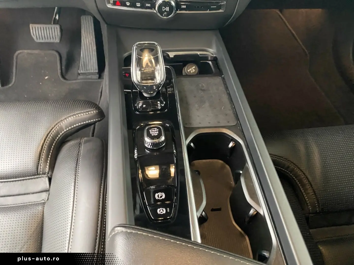 S60 AWD Ultimate Dark AHK STHZ 360Kamera 20''