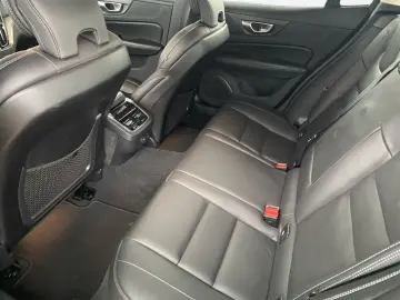 S60 AWD Ultimate Dark AHK STHZ 360Kamera 20''