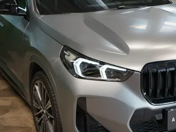 X1 xDRIVE23i PANO 360 HUD