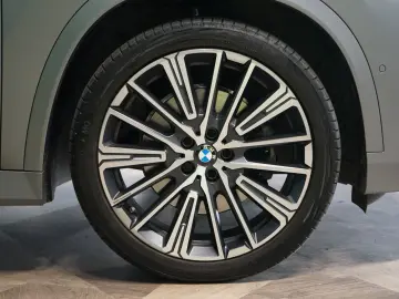 X1 xDRIVE23i PANO 360 HUD