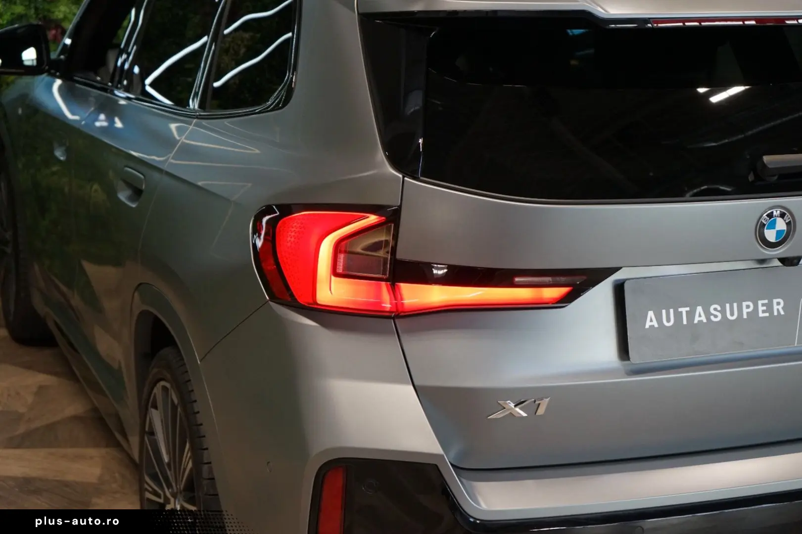 X1 xDRIVE23i PANO 360 HUD