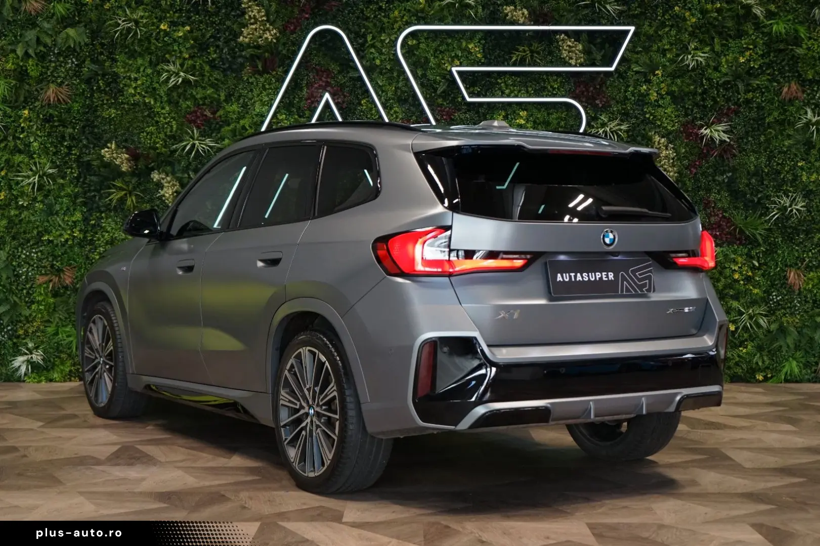 X1 xDRIVE23i PANO 360 HUD