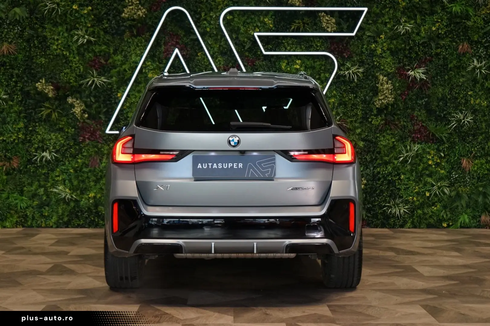 X1 xDRIVE23i PANO 360 HUD