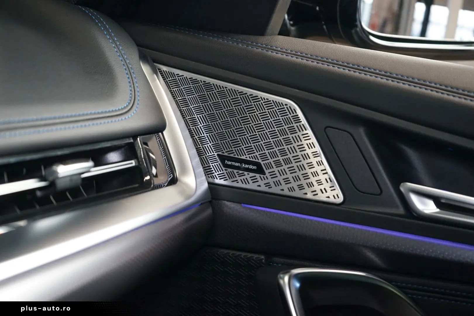 X1 xDRIVE23i PANO 360 HUD