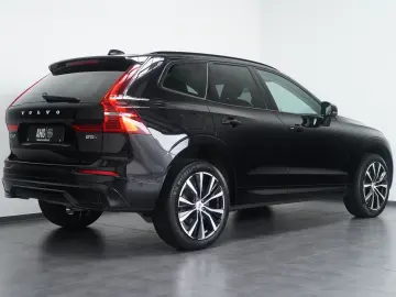 XC60 B5 B AWD Ultimate Dark B&W FOUR-C