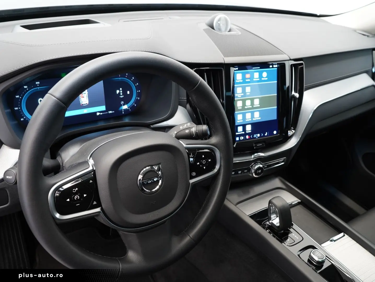 XC60 B5 B AWD Ultimate Dark B&W FOUR-C