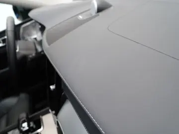 XC60 B5 B AWD Ultimate Dark B&W FOUR-C