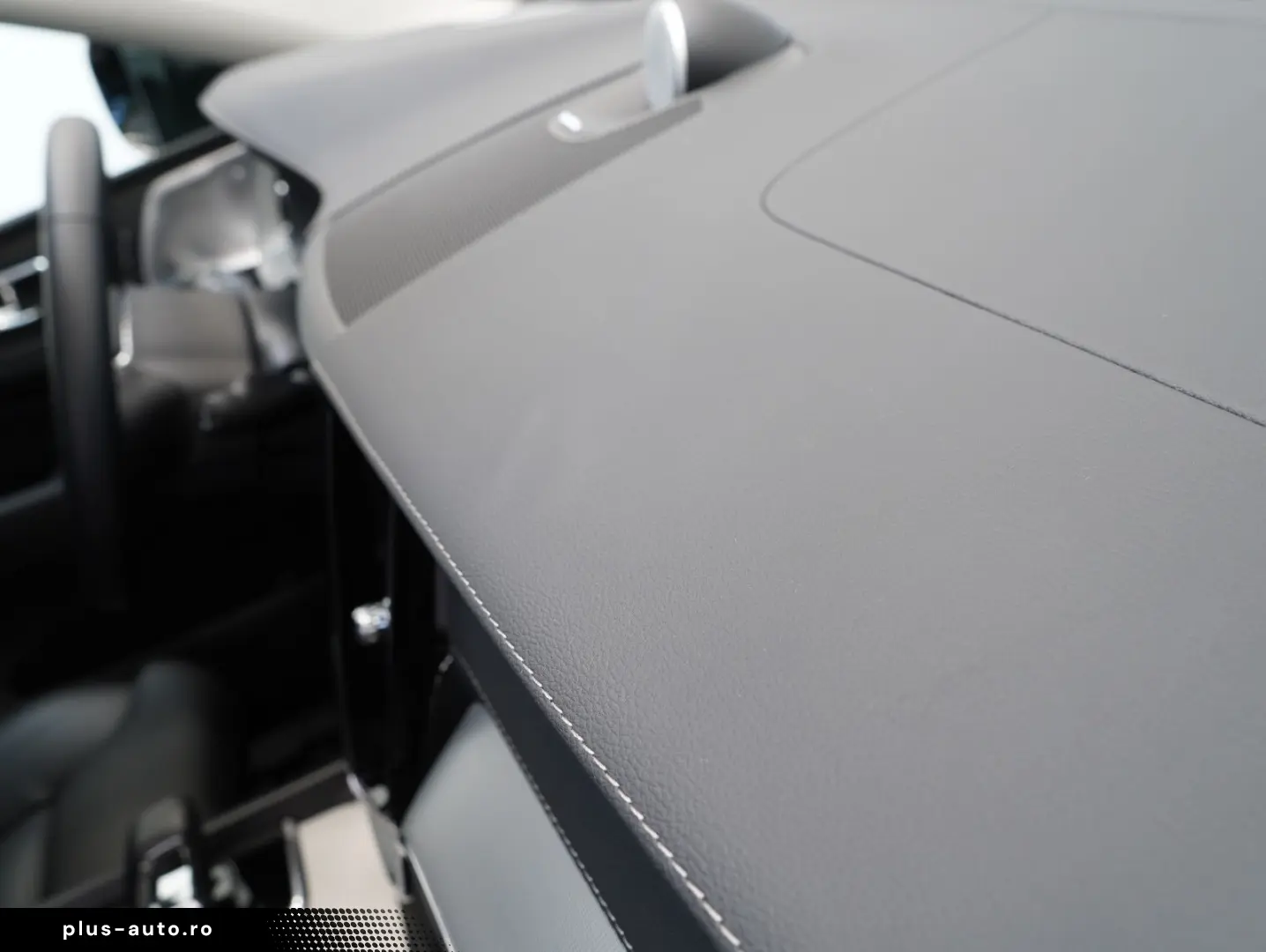 XC60 B5 B AWD Ultimate Dark B&W FOUR-C