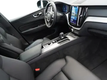 XC60 B5 B AWD Ultimate Dark B&W FOUR-C