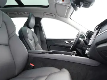 XC60 B5 B AWD Ultimate Dark B&W FOUR-C