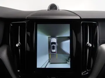 XC60 B5 B AWD Ultimate Dark B&W FOUR-C