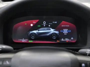Toyota C-HR 1.8hybrid 140CP Team D LED NaviMare ACC