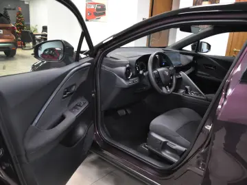 Toyota C-HR 1.8hybrid 140CP Team D LED NaviMare ACC