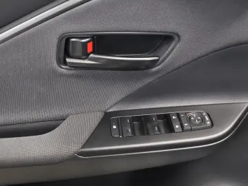 Toyota C-HR 1.8hybrid 140CP Team D LED NaviMare ACC