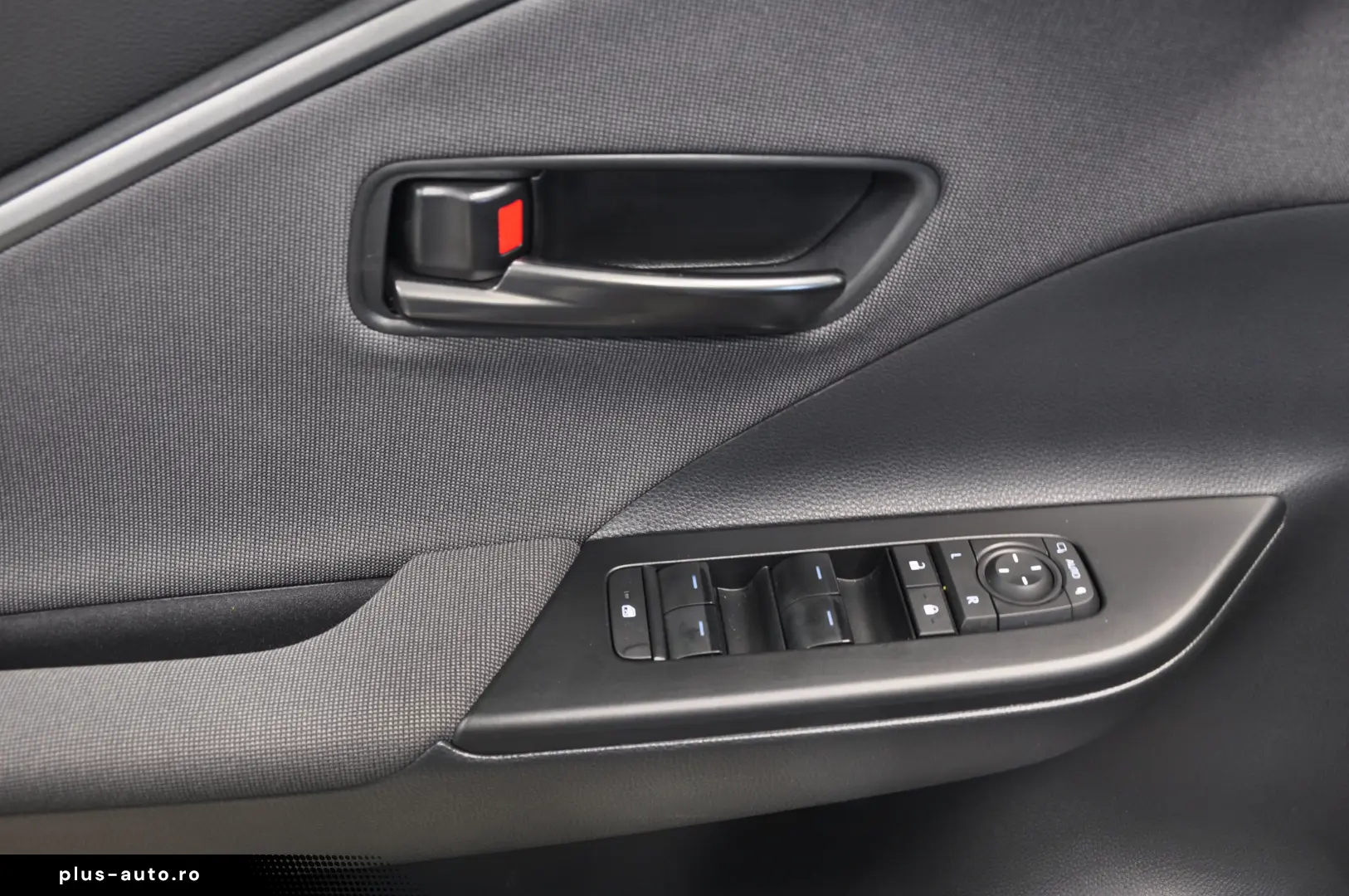 Toyota C-HR 1.8hybrid 140CP Team D LED NaviMare ACC