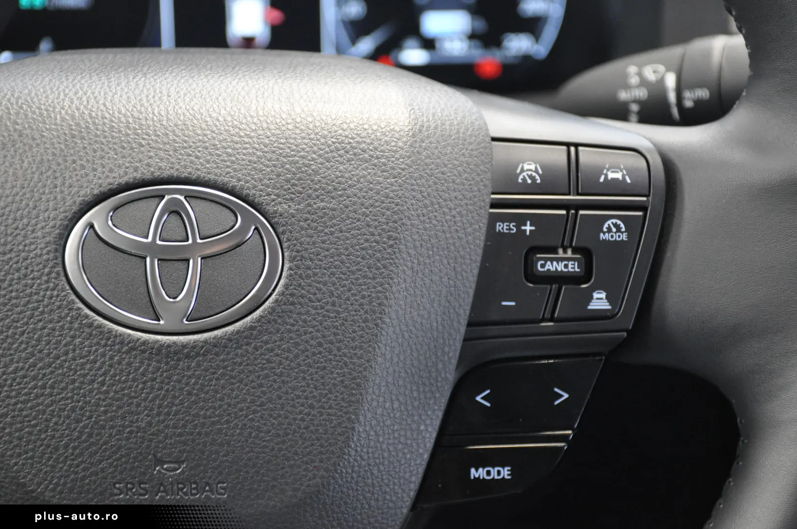 Toyota C-HR 1.8hybrid 140CP Team D LED NaviMare ACC