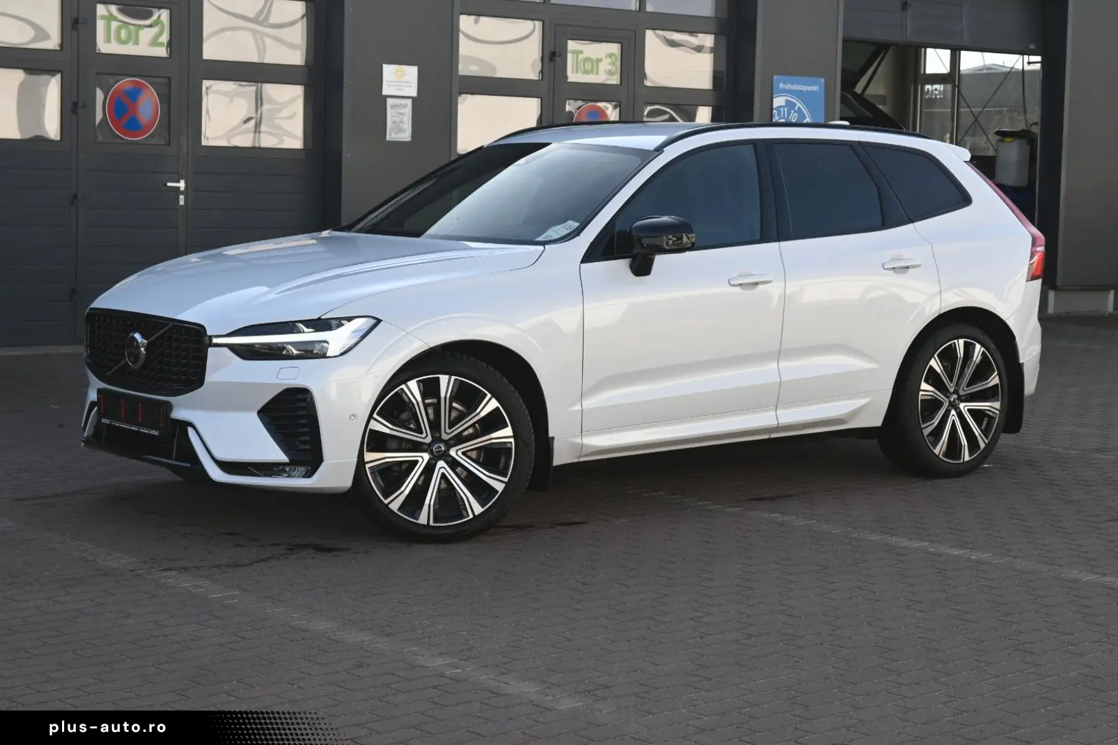 XC60 B5D AWD R-Design LUFT 360 H&K STHZ HUD QI