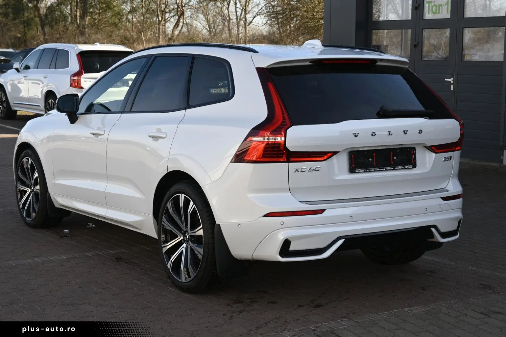 XC60 B5D AWD R-Design LUFT 360 H&K STHZ HUD QI