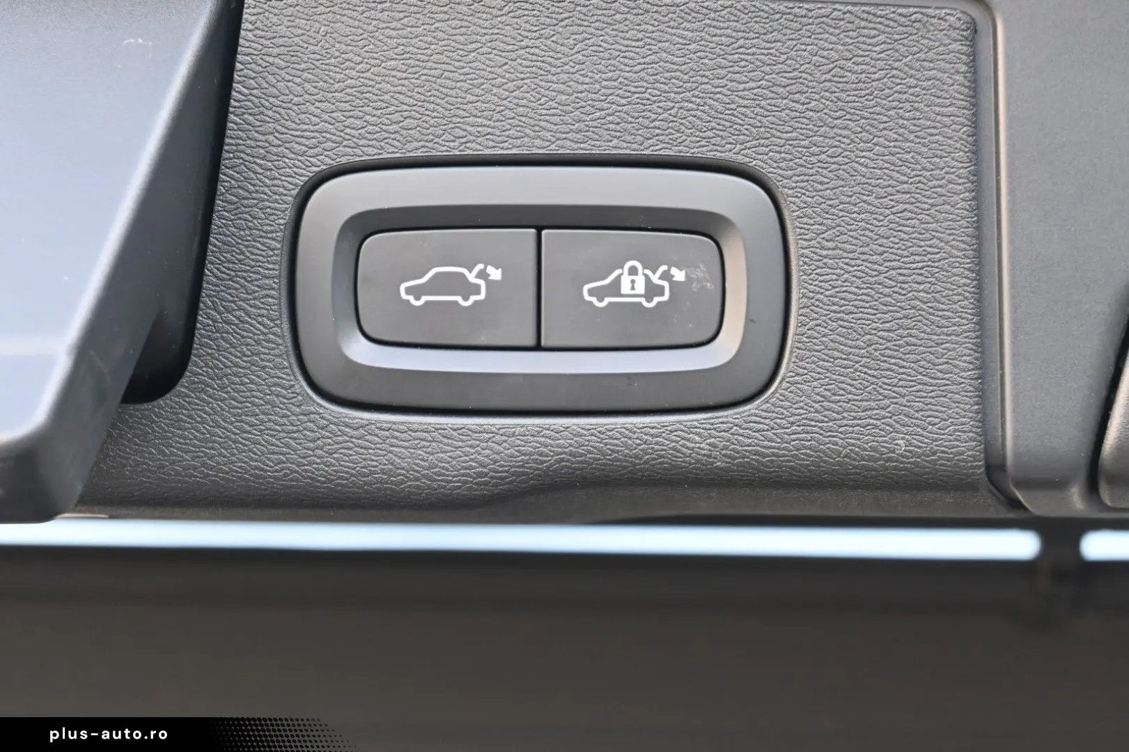 XC60 B5D AWD R-Design LUFT 360 H&K STHZ HUD QI