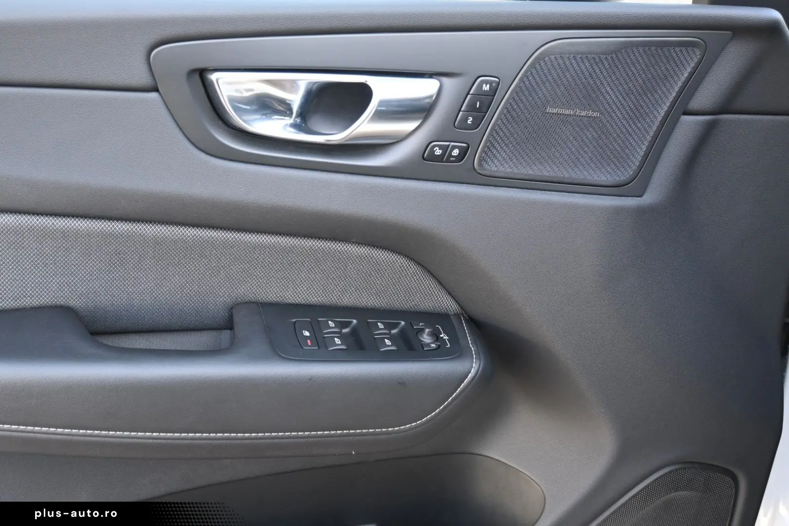 XC60 B5D AWD R-Design LUFT 360 H&K STHZ HUD QI