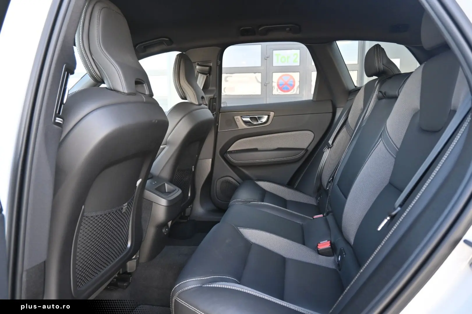 XC60 B5D AWD R-Design LUFT 360 H&K STHZ HUD QI