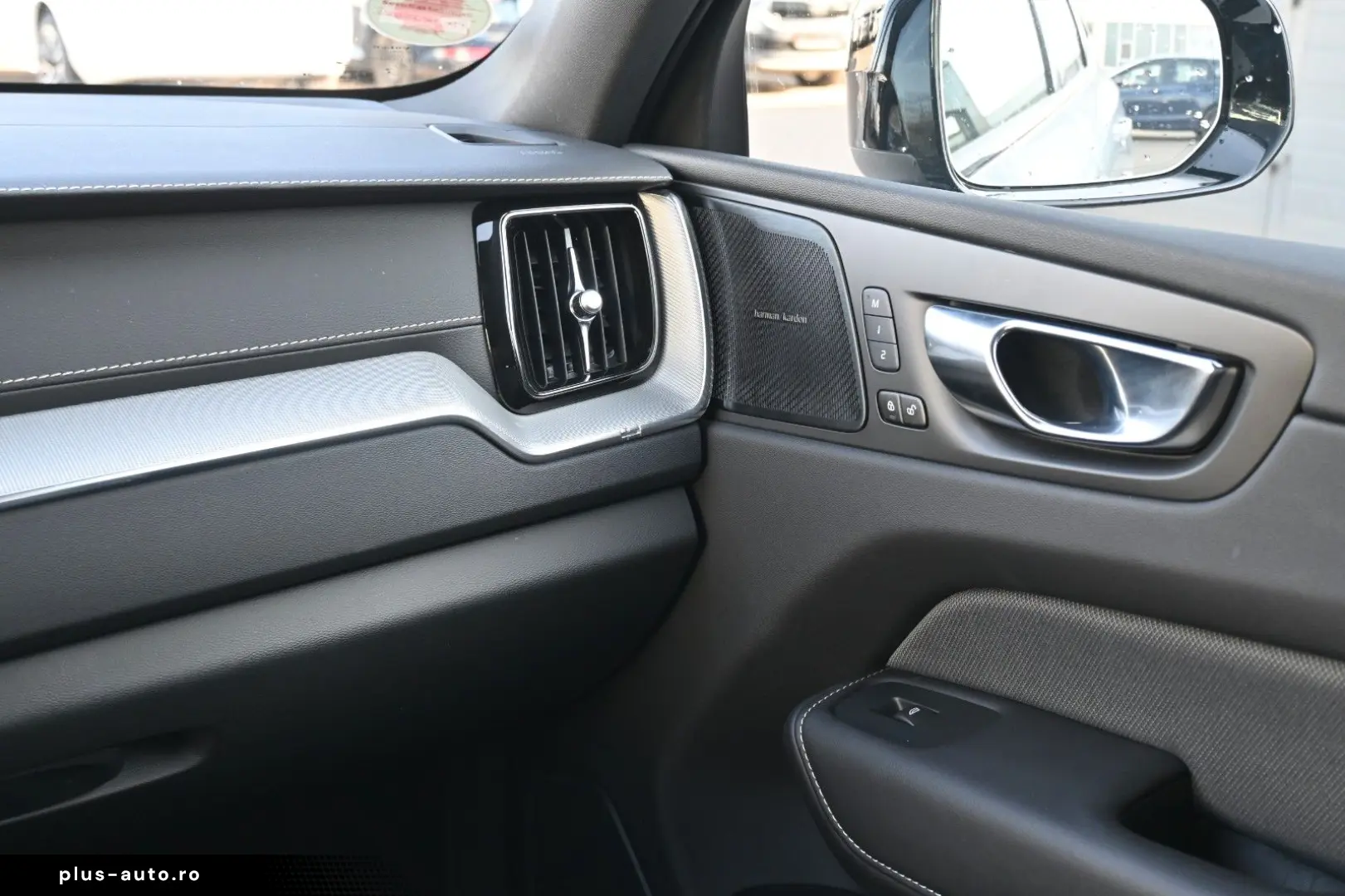 XC60 B5D AWD R-Design LUFT 360 H&K STHZ HUD QI