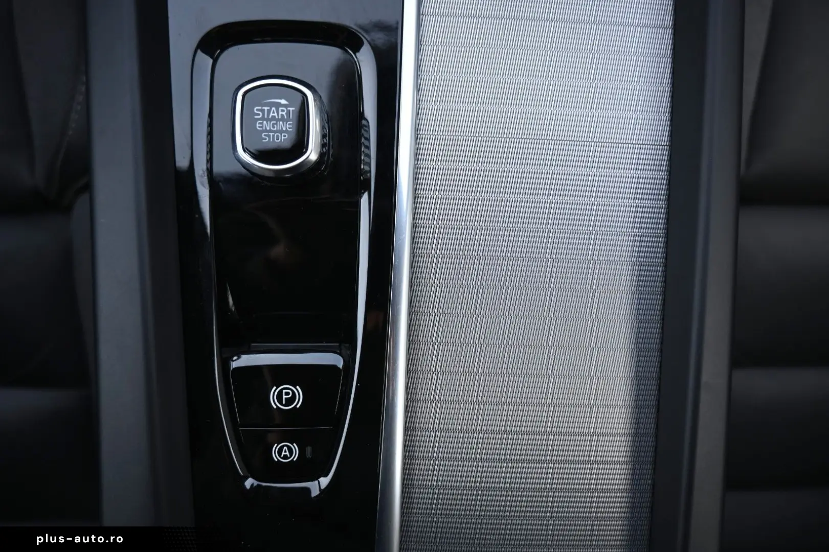 XC60 B5D AWD R-Design LUFT 360 H&K STHZ HUD QI