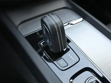 XC60 B5D AWD R-Design LUFT 360 H&K STHZ HUD QI