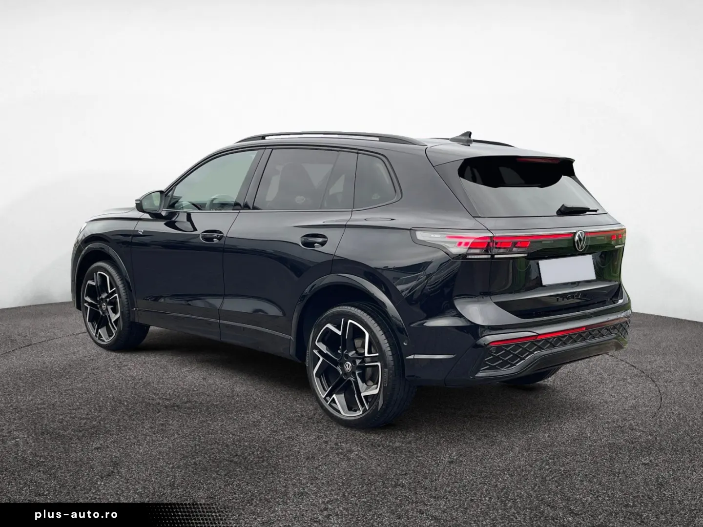 Tiguan R-Line 4Motion TDI DSG 20  AHK PANO BLACK