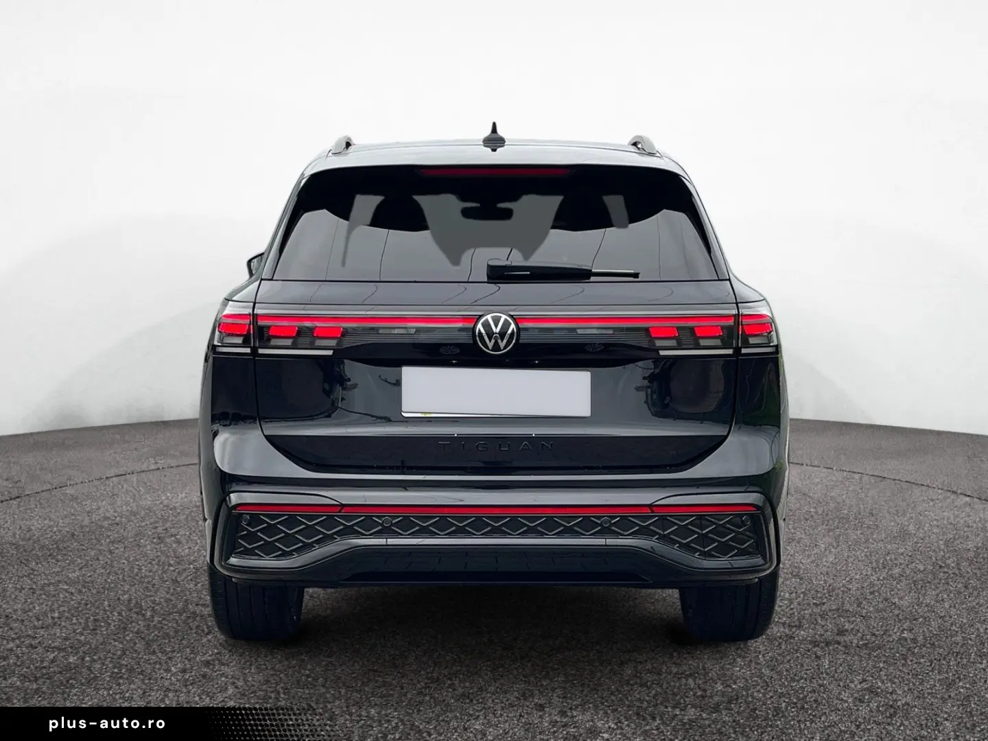 Tiguan R-Line 4Motion TDI DSG 20  AHK PANO BLACK