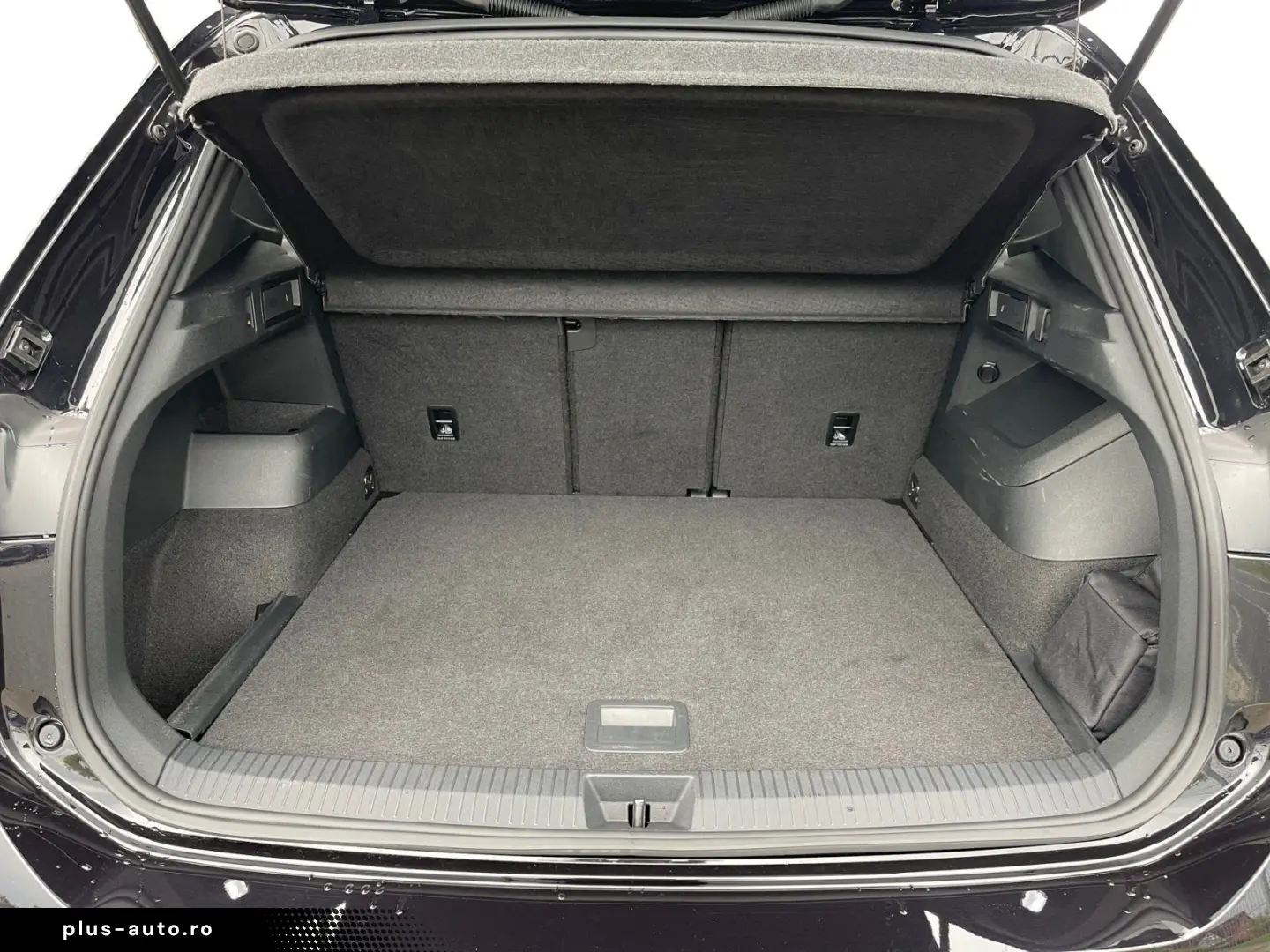 Tiguan R-Line 4Motion TDI DSG 20  AHK PANO BLACK