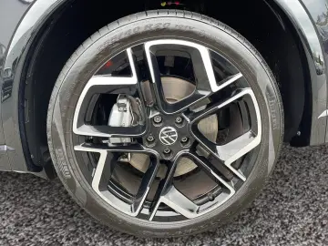 Tiguan R-Line 4Motion TDI DSG 20  AHK PANO BLACK