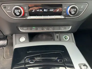 Q5 50 TFSI e Q. S line Kamera LED Navi DAB GRA