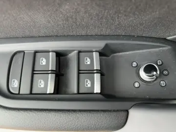 Q5 50 TFSI e Q. S line Kamera LED Navi DAB GRA