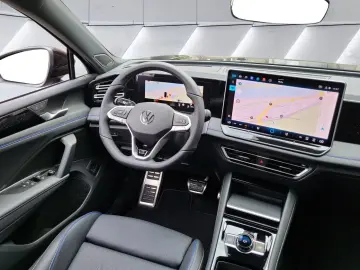 Tiguan 2.0 TDI R-Line 4x4 PAN BLACK NP 72.800¤ S