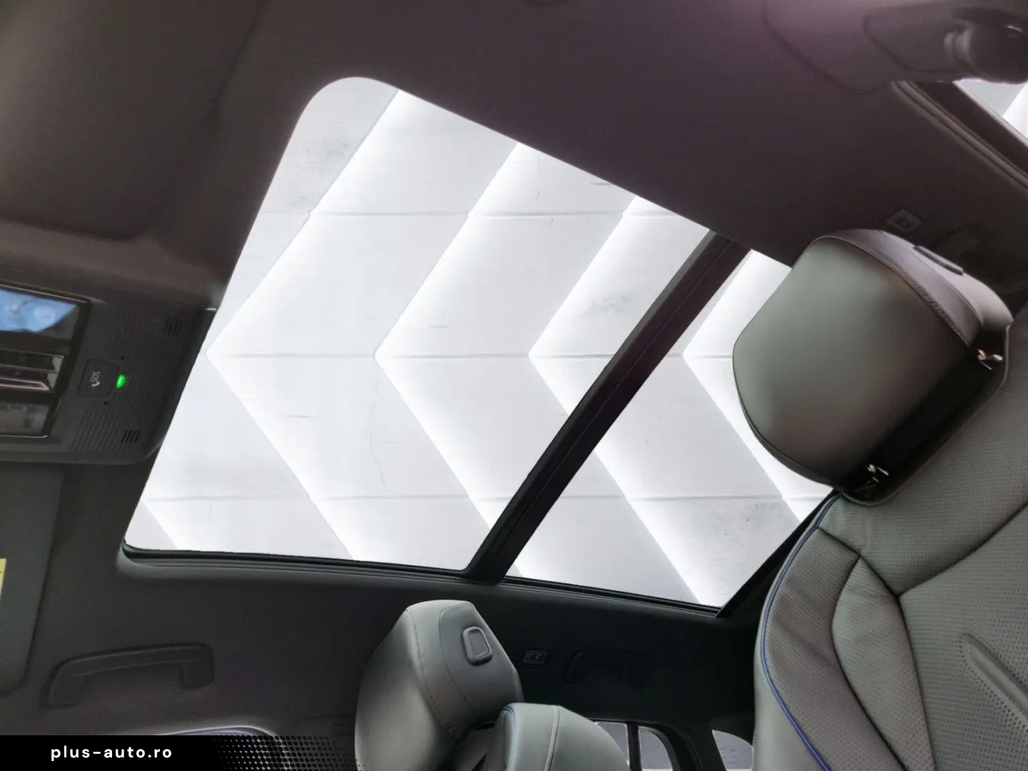 Tiguan 2.0 TDI R-Line 4x4 PAN BLACK NP 72.800¤ S