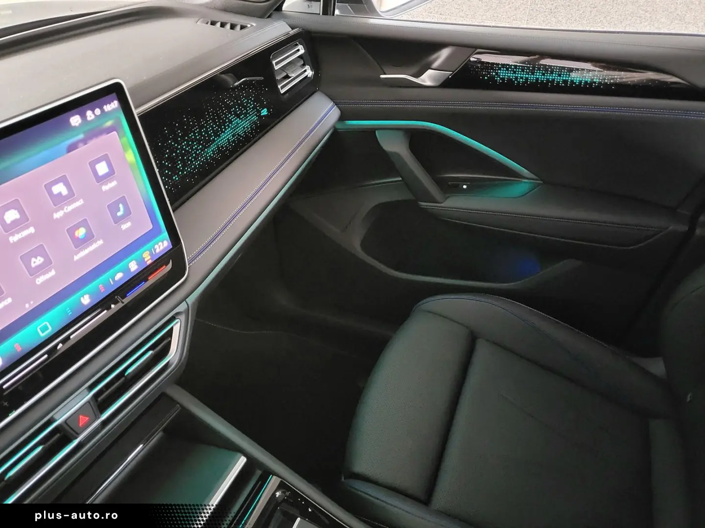 Tiguan 2.0 TDI R-Line 4x4 PAN BLACK NP 72.800¤ S