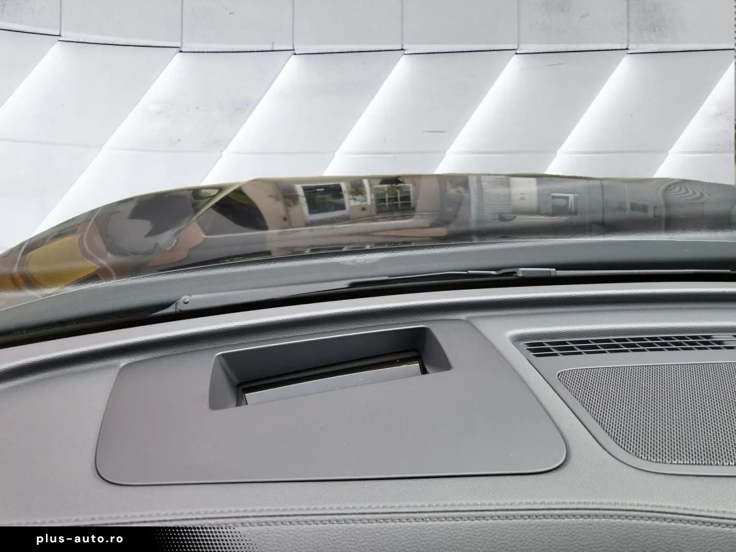 Tiguan 2.0 TDI R-Line 4x4 PAN BLACK NP 72.800¤ S