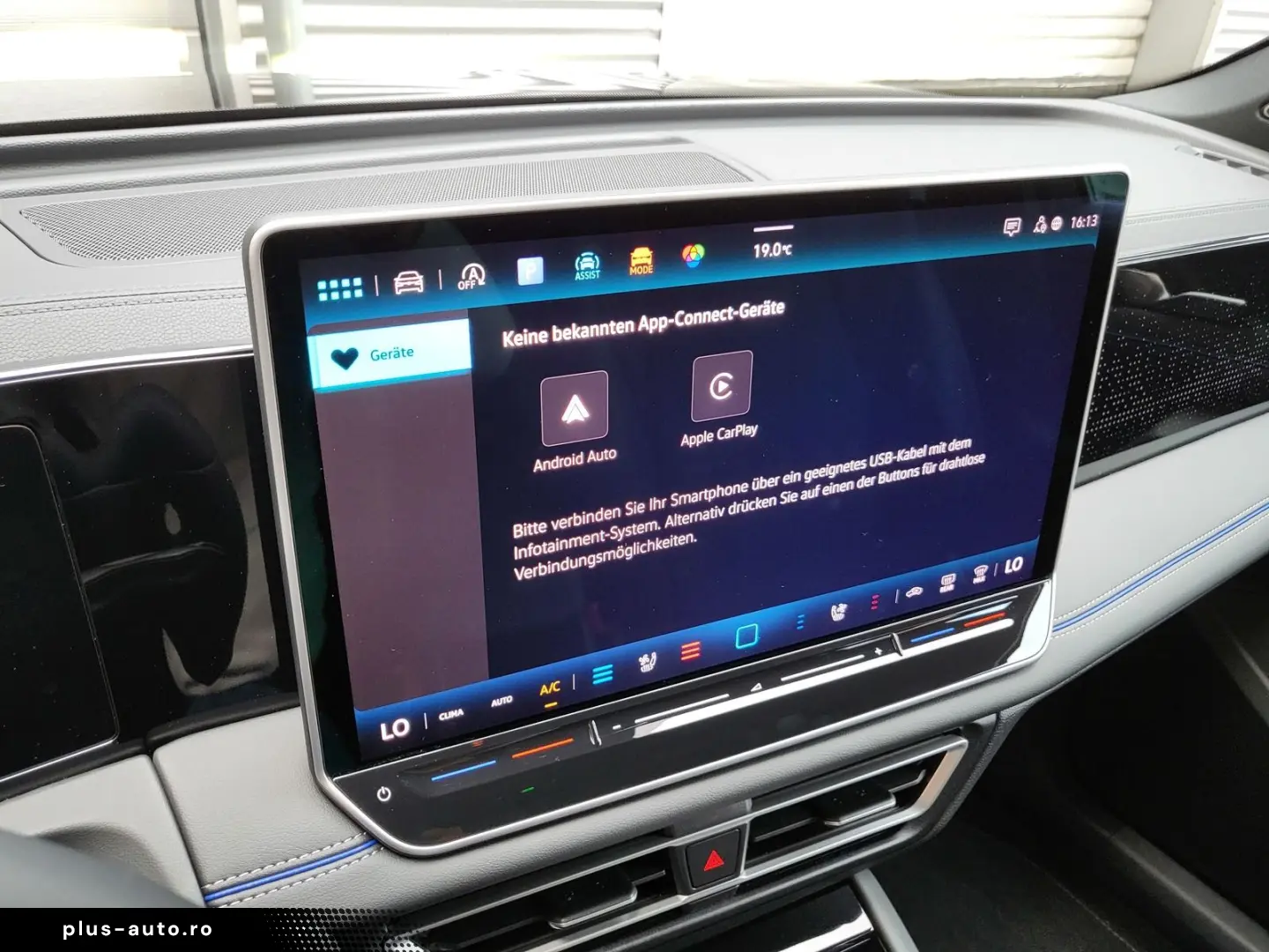 Tiguan 2.0 TDI R-Line 4x4 PAN BLACK NP 72.800¤ S