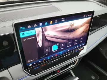 Tiguan 2.0 TDI R-Line 4x4 PAN BLACK NP 72.800¤ S