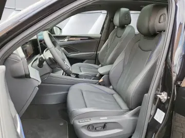 Tiguan 2.0 TDI R-Line 4x4 PAN BLACK NP 72.800¤ S