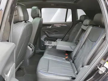 Tiguan 2.0 TDI R-Line 4x4 PAN BLACK NP 72.800¤ S