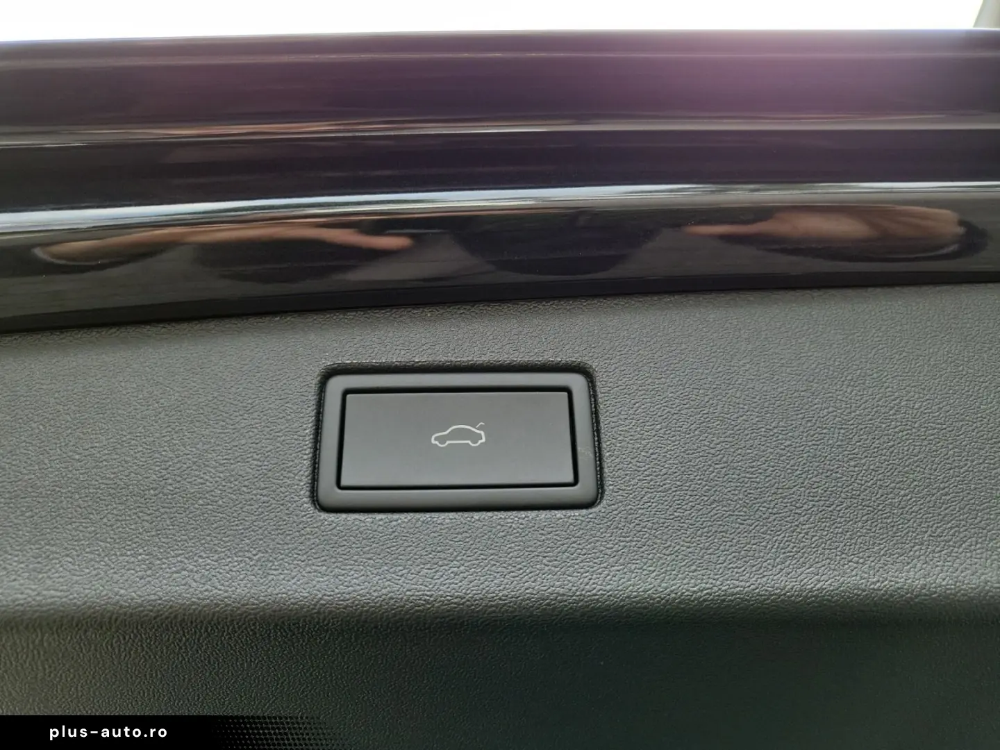 Tiguan 2.0 TDI R-Line 4x4 PAN BLACK NP 72.800¤ S